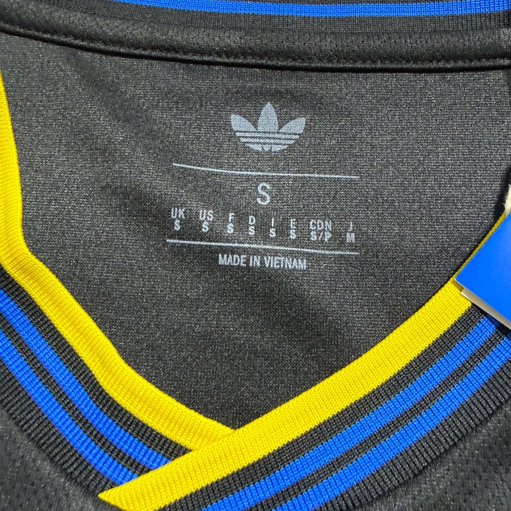Adidas MANCHESTER UNITED 25/26 THIRD JERSEY SIZE SMALL. - Picture 3 of 7